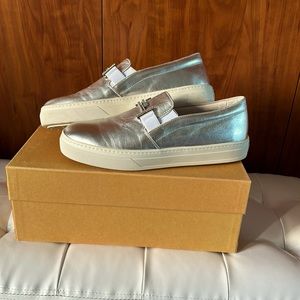 TOD’S SILVER SNEAKERS LIKE NEW